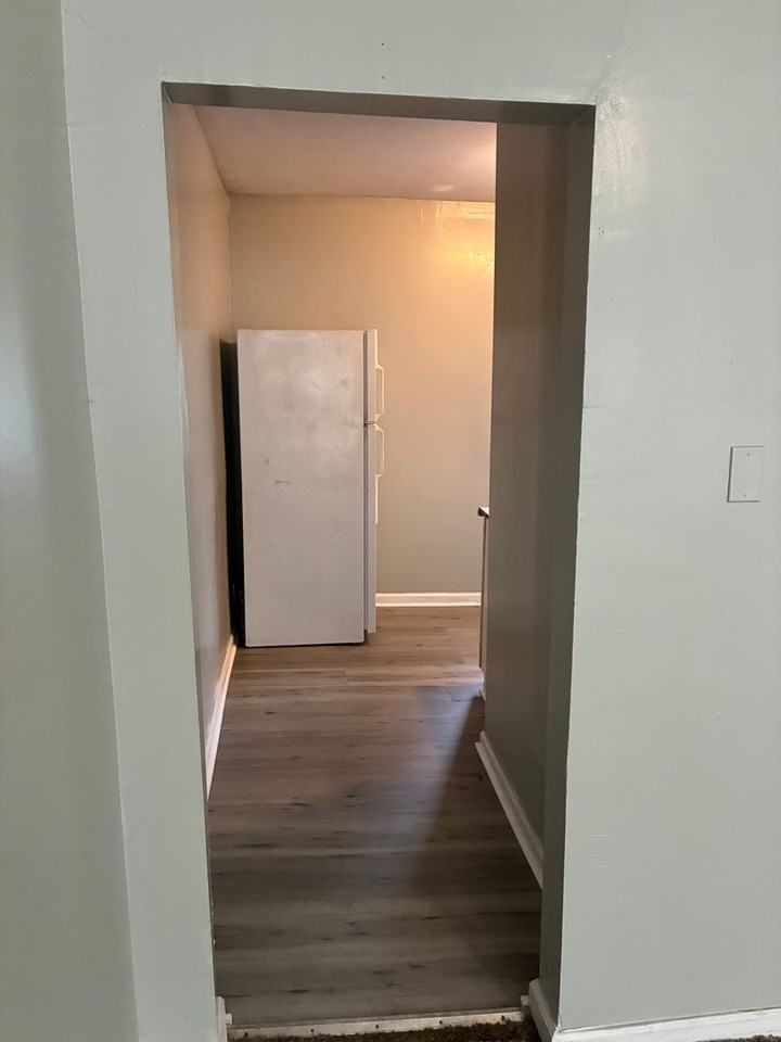 1101 W 33rd St - Photo 5 of 10