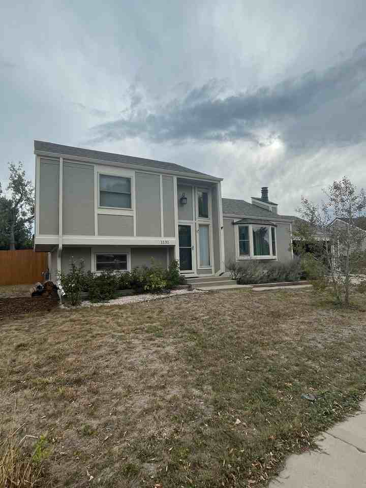 1131 Alter Way - Photo 2 of 32
