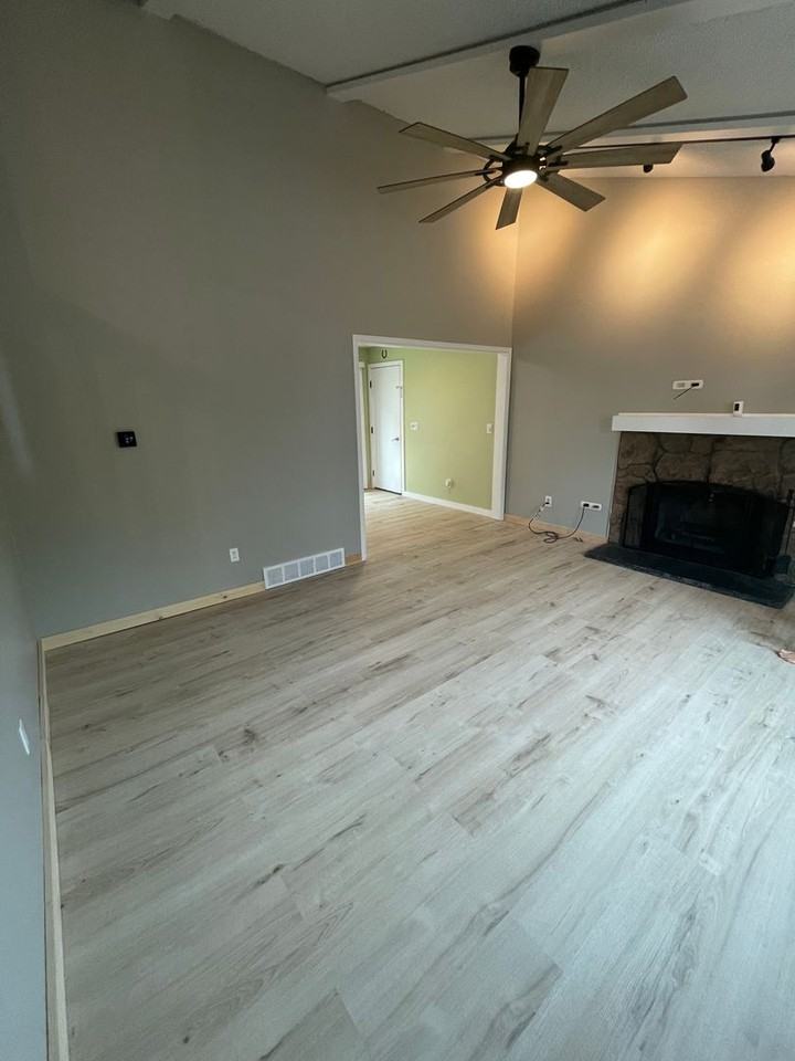 1131 Alter Way - Photo 3 of 32