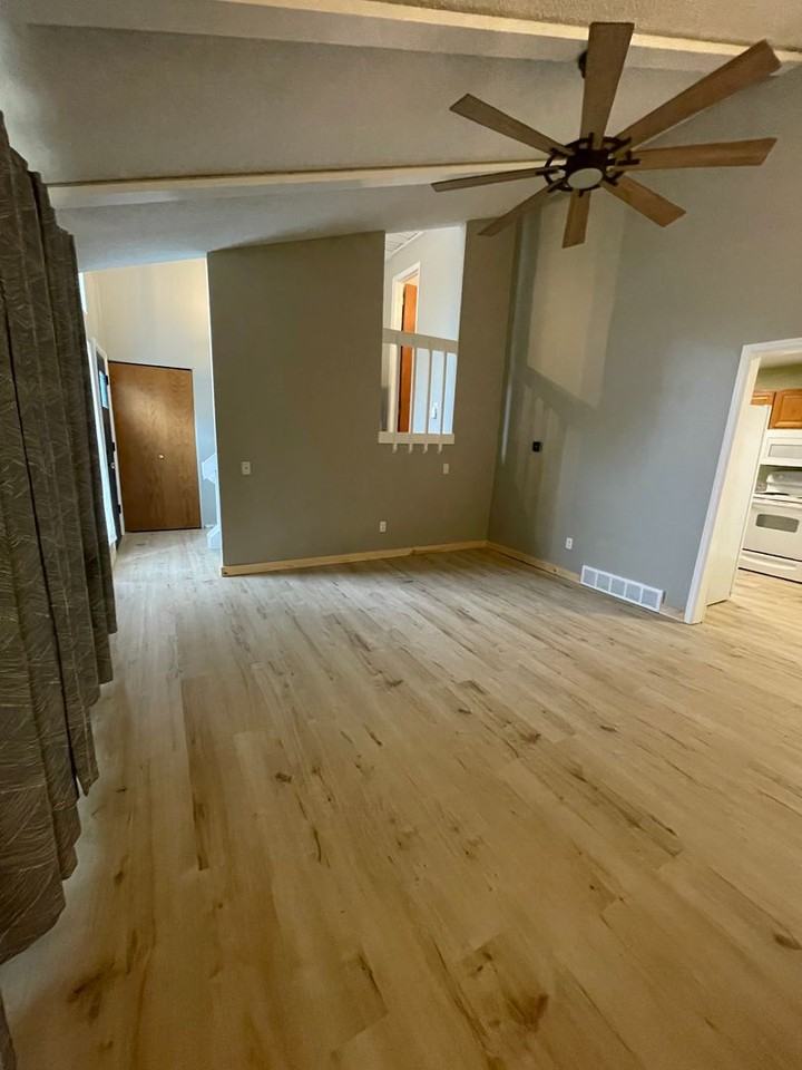 1131 Alter Way - Photo 5 of 32