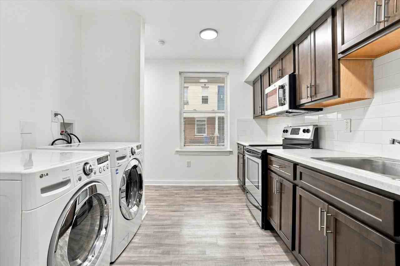 2955 N Bambrey St - Photo 3 of 10