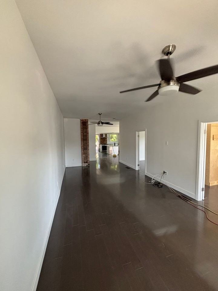 380 W 10th St - Photo 3 of 22