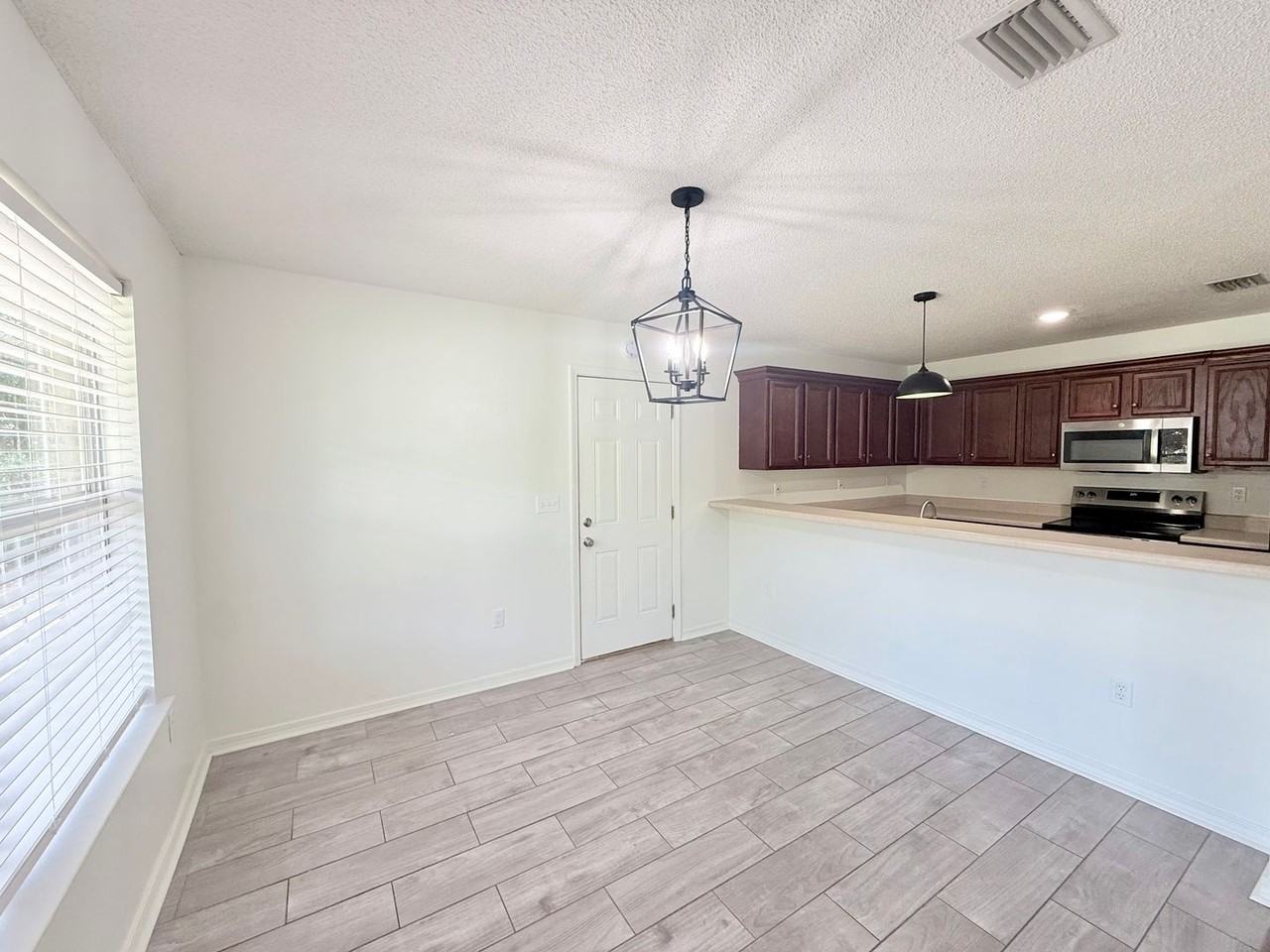 6873 Fast Gun Ln - Photo 5 of 15
