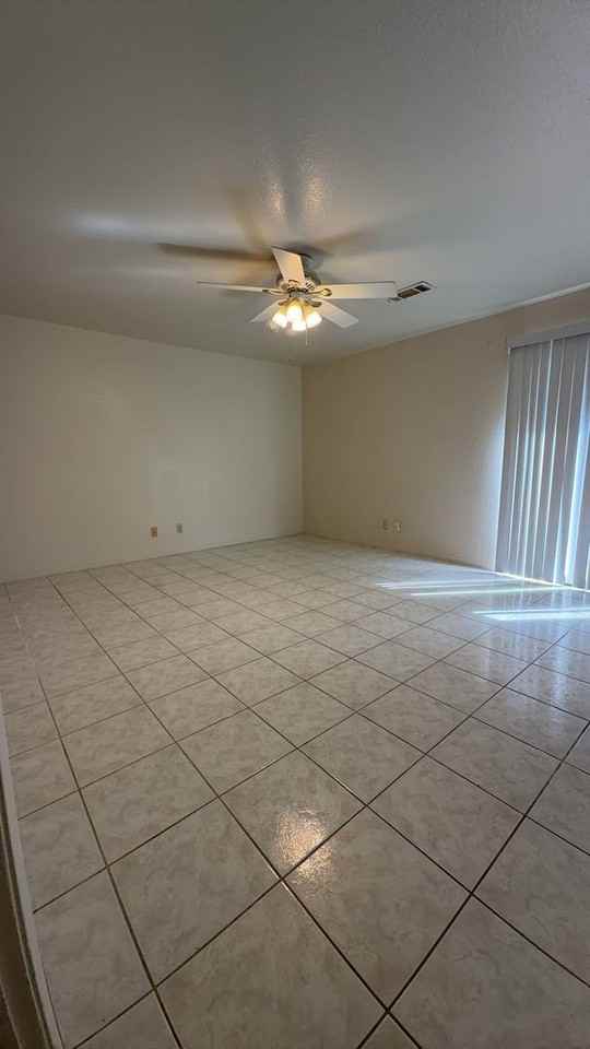 712 W Yosemite Ave - Photo 4 of 19