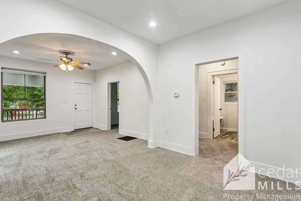 1641 S Ellis St - Photo 4 of 14