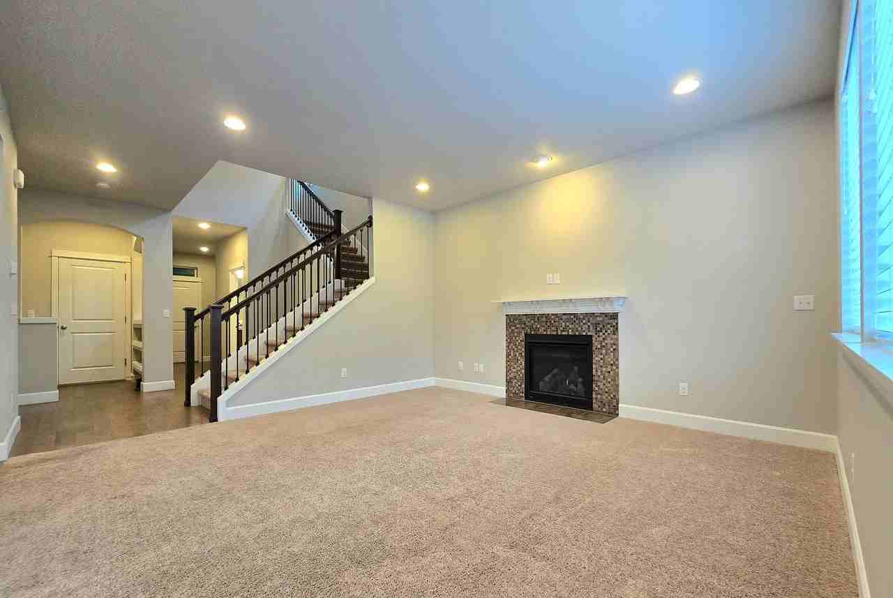 8432 75th St Ne - Photo 6 of 27