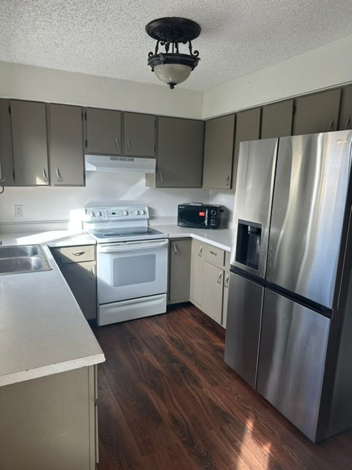 3811 Stephens Ave #6 - Photo 6 of 13