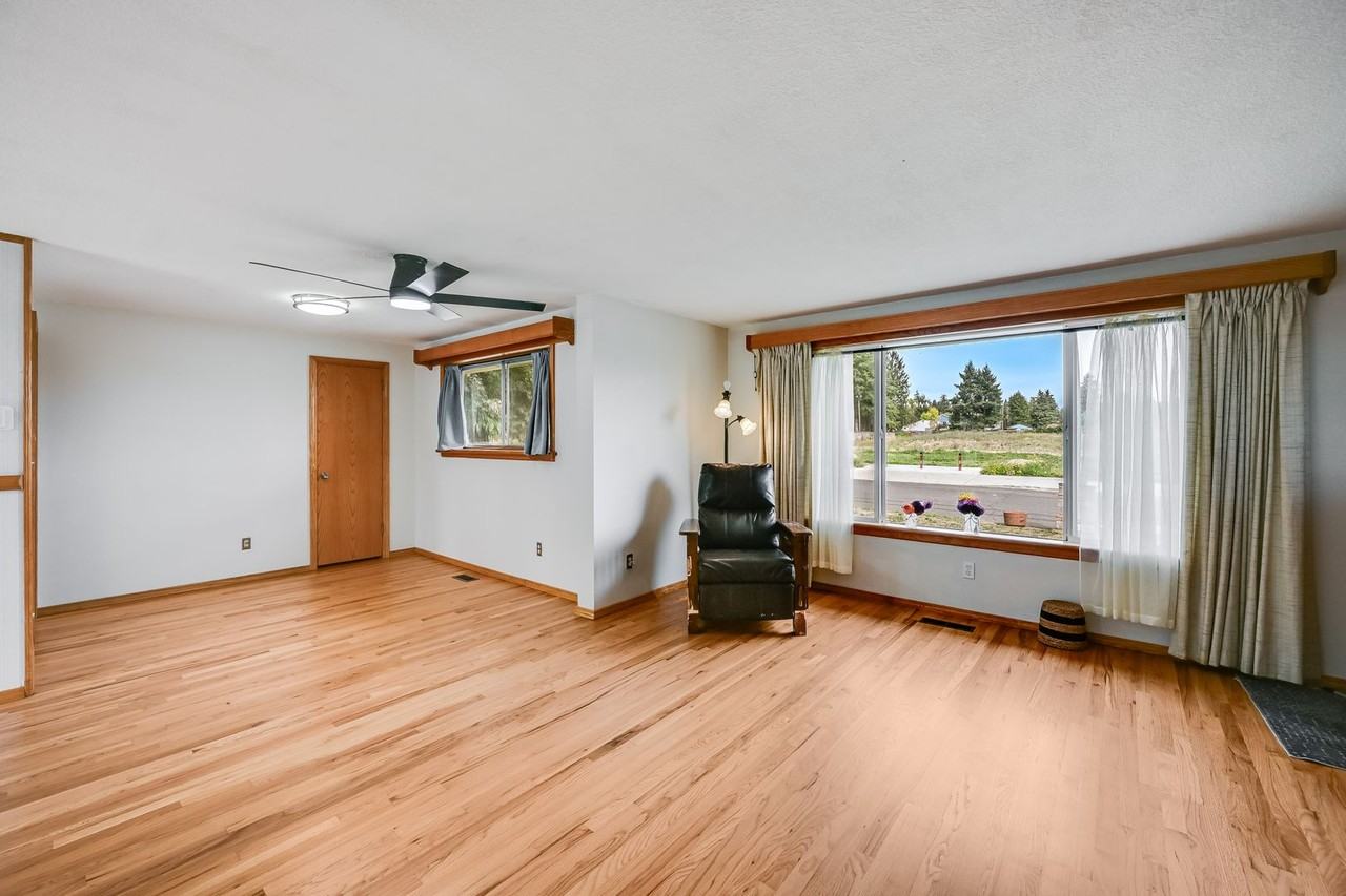 15130 Se Main St - Photo 3 of 17