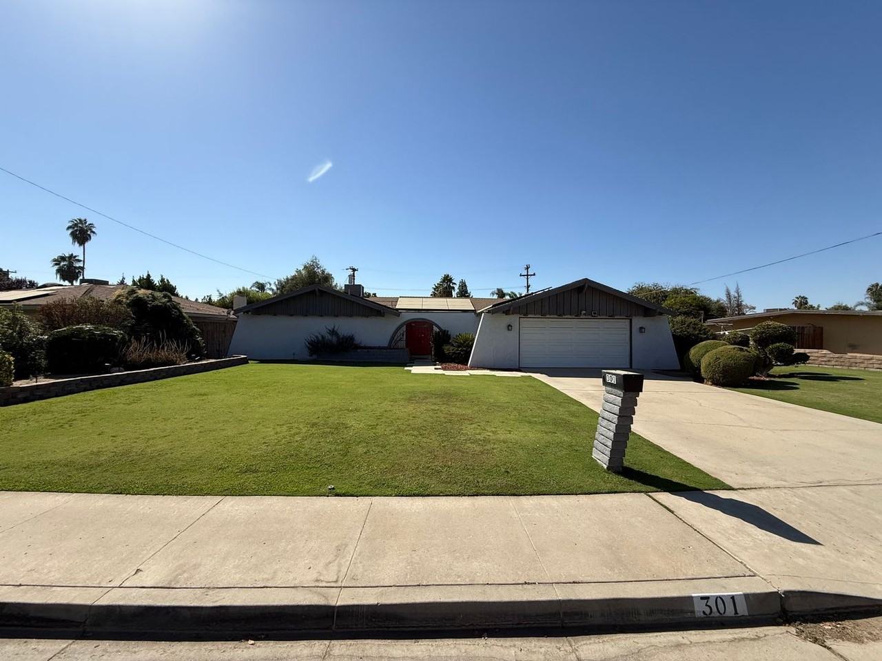 301 Haggin St - Photo 2 of 27