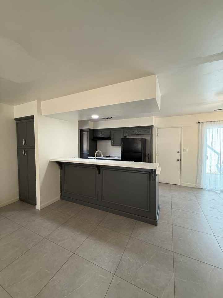 301 Haggin St - Photo 6 of 27
