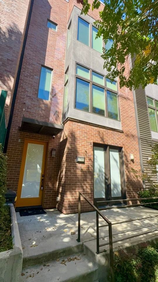 1708 20th St - Photo 2 of 34