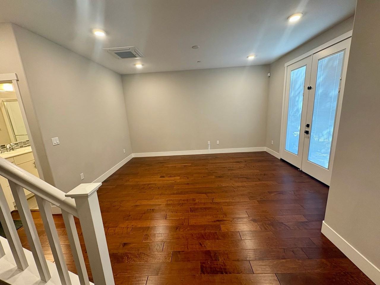 1708 20th St - Photo 5 of 34