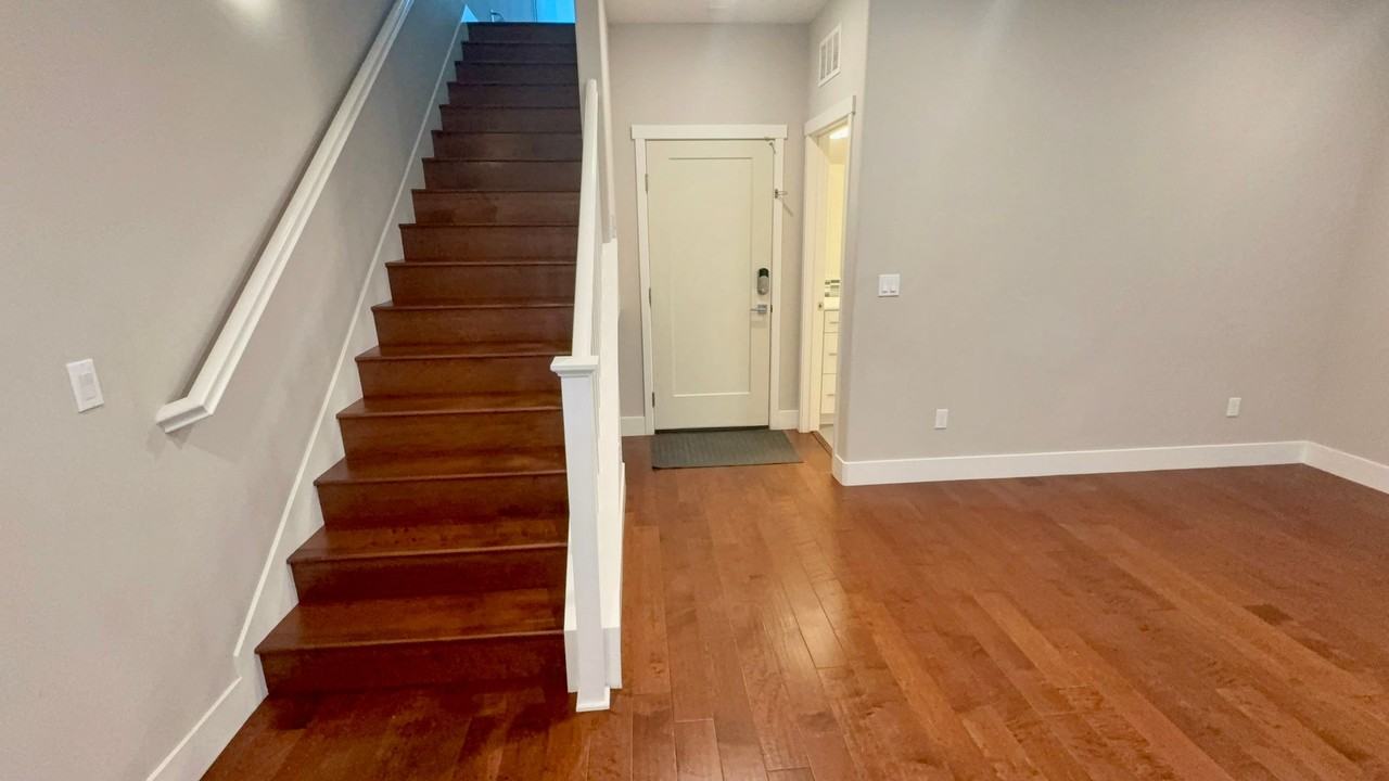 1708 20th St - Photo 7 of 34