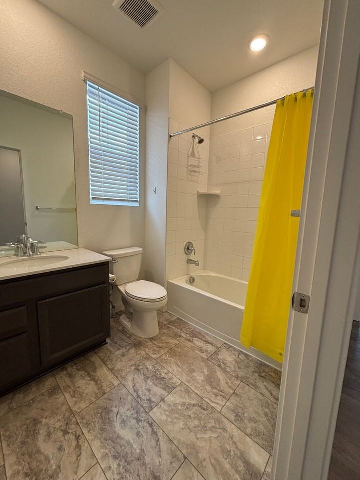 892 Crestone St - Photo 6 of 39