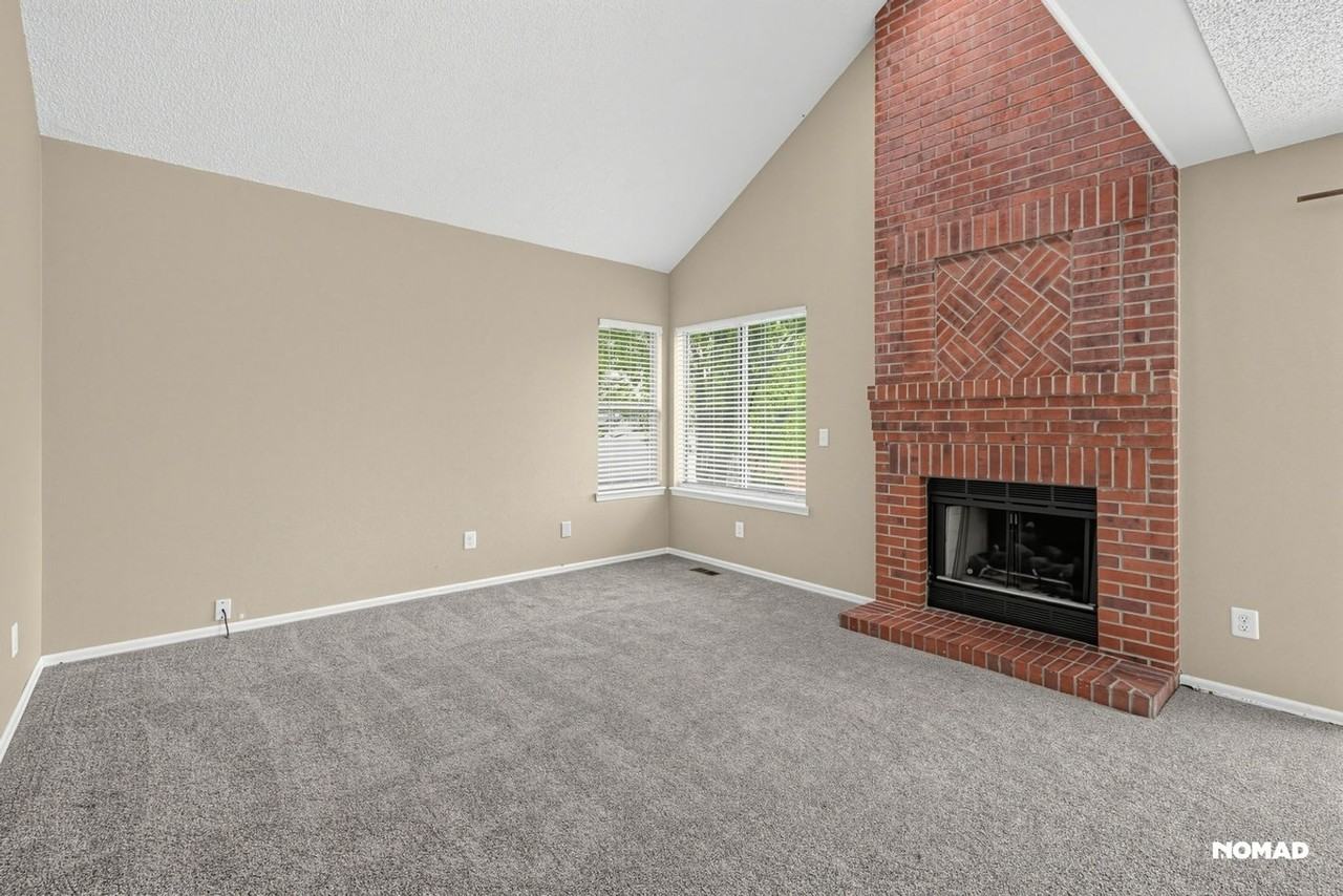 9669 Hemlock Ct - Photo 5 of 44