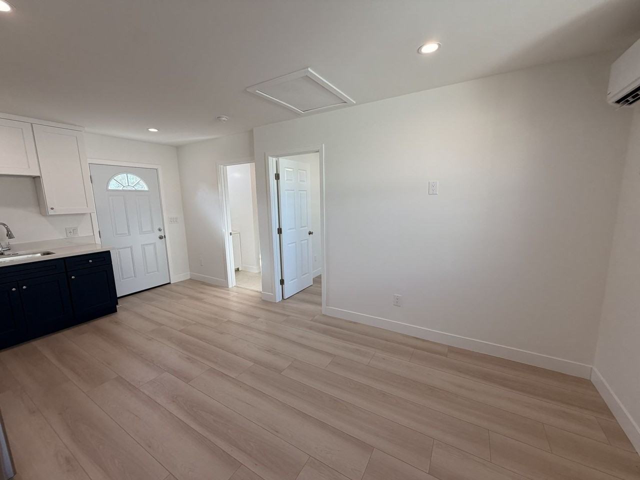 519 3/4 Stepney St - Photo 4 of 8