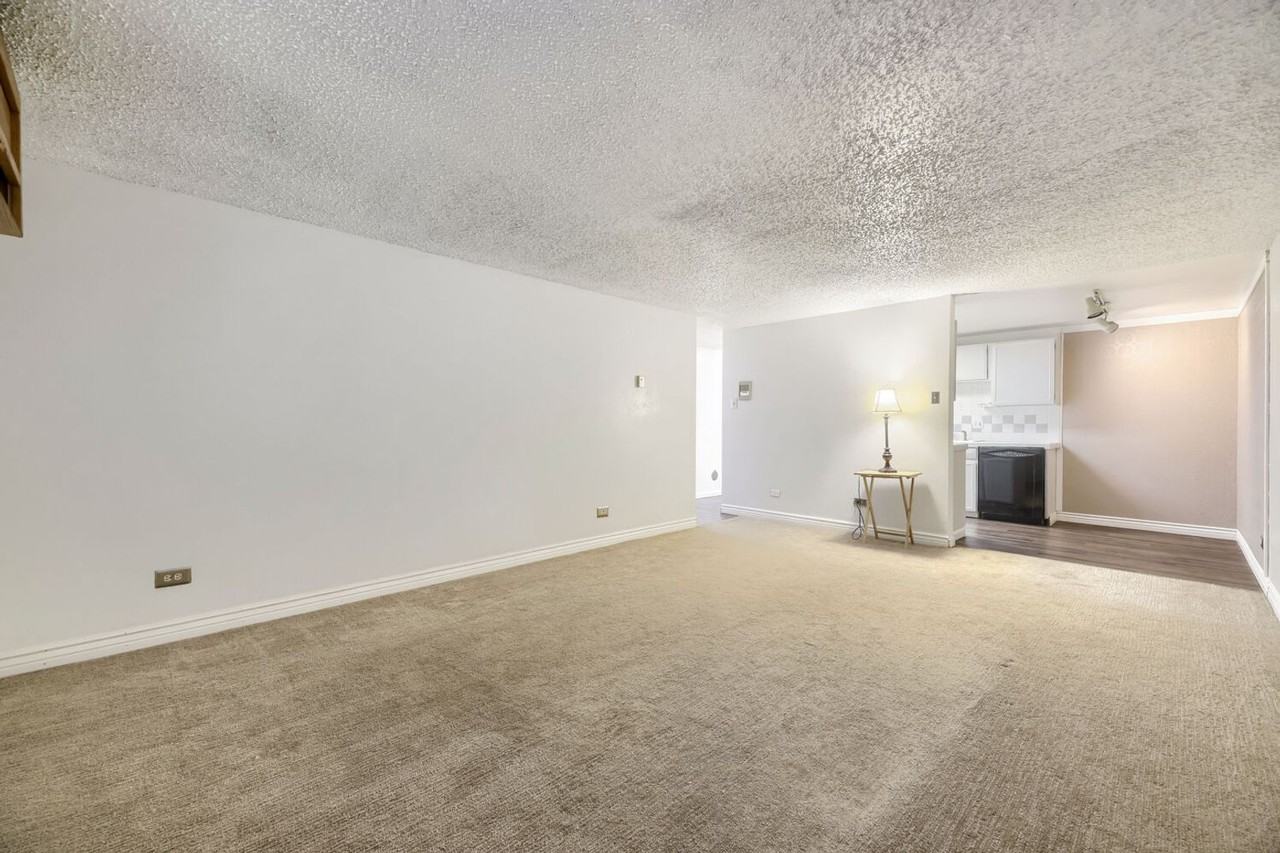 701 N Pearl St - Photo 4 of 19