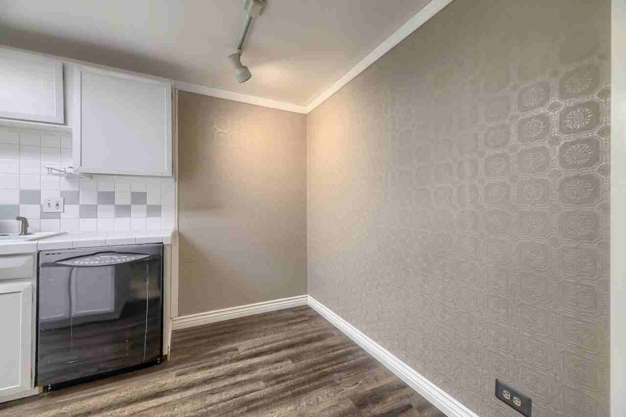 701 N Pearl St - Photo 7 of 19