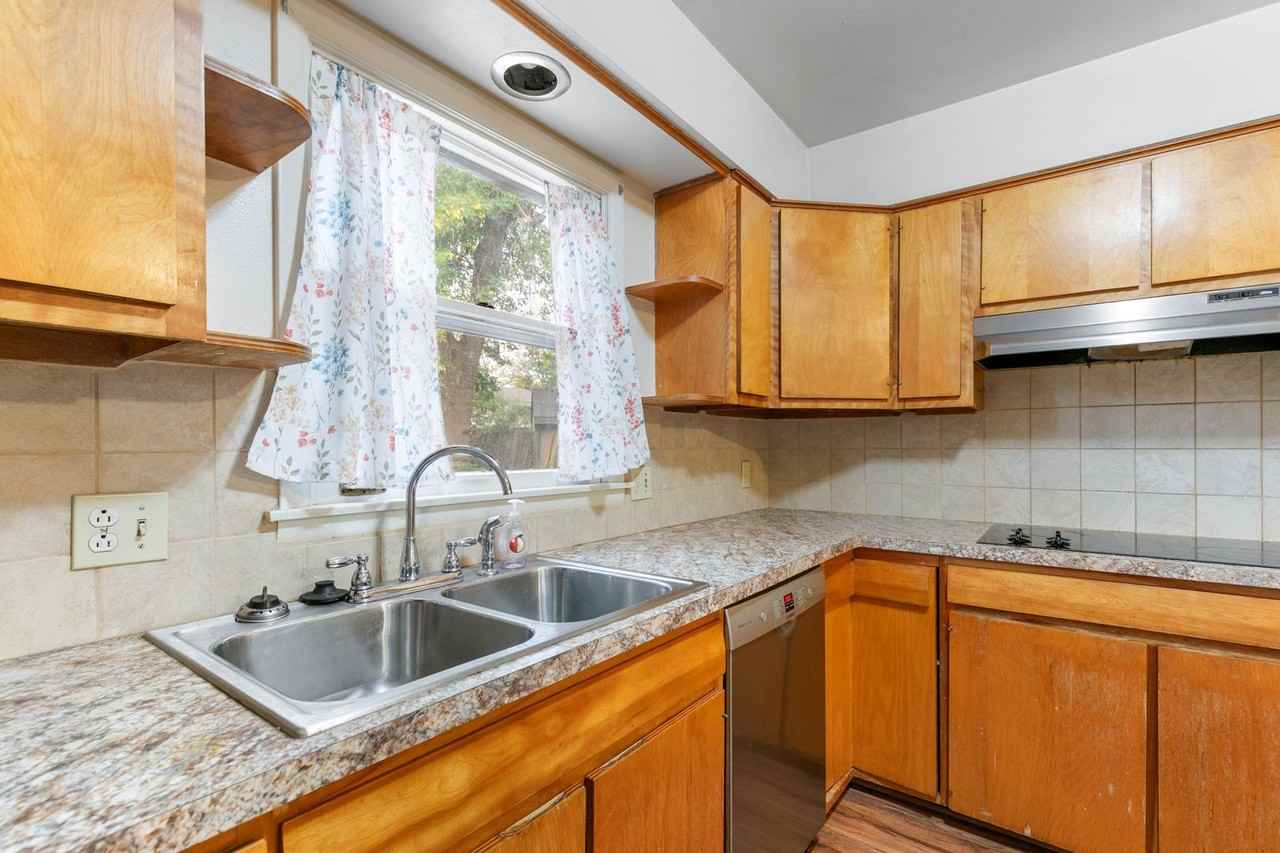 1940 Clearview Ave - Photo 4 of 28