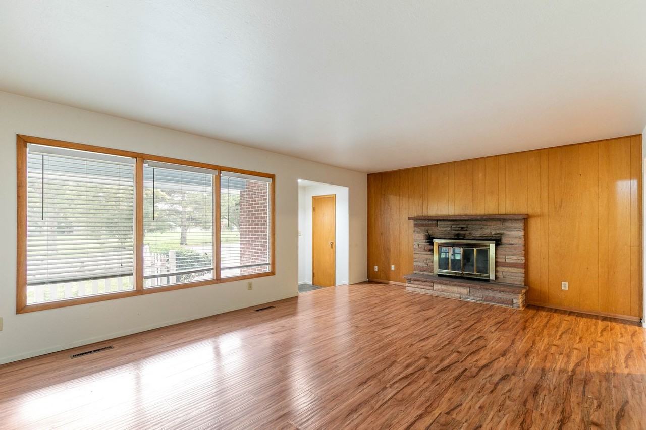 1940 Clearview Ave - Photo 7 of 28