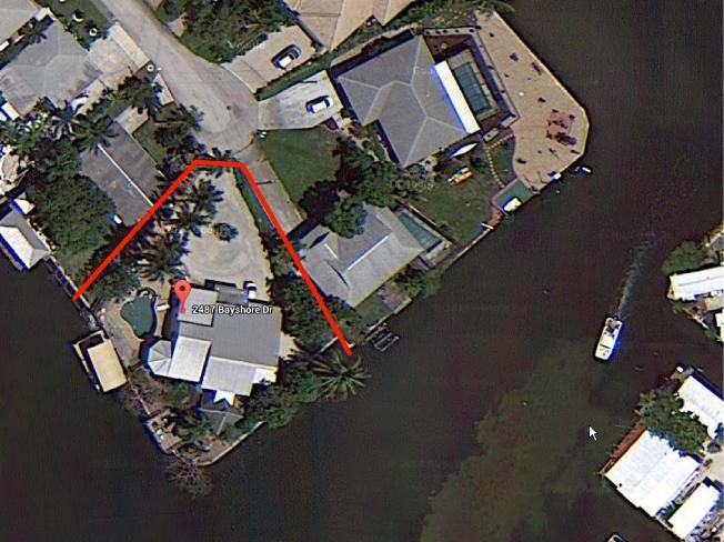 2487 Bayshore Dr - Photo 2 of 32