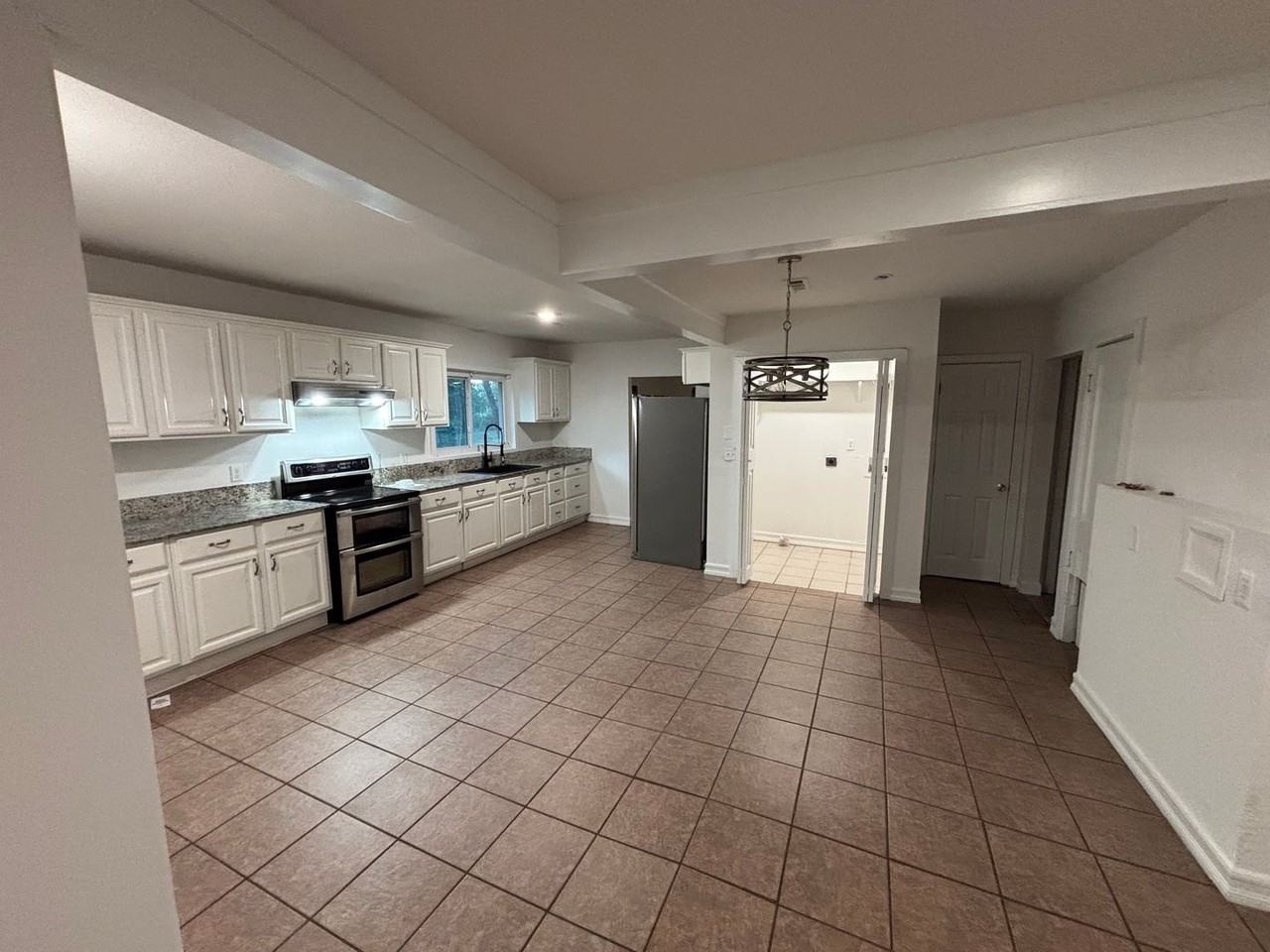 18003 Habberton Rd - Photo 7 of 19
