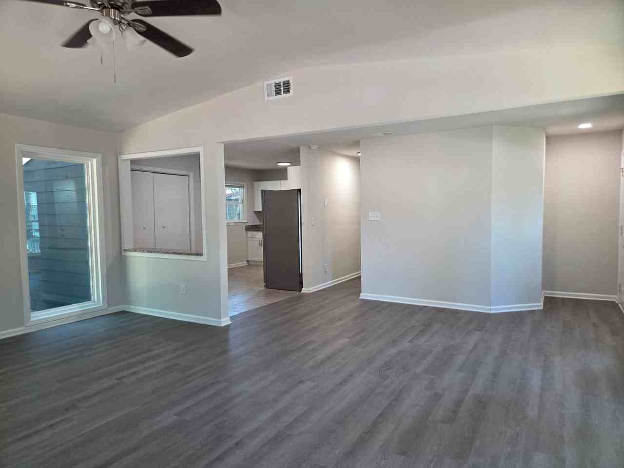 5143 Delivau Dr - Photo 5 of 18