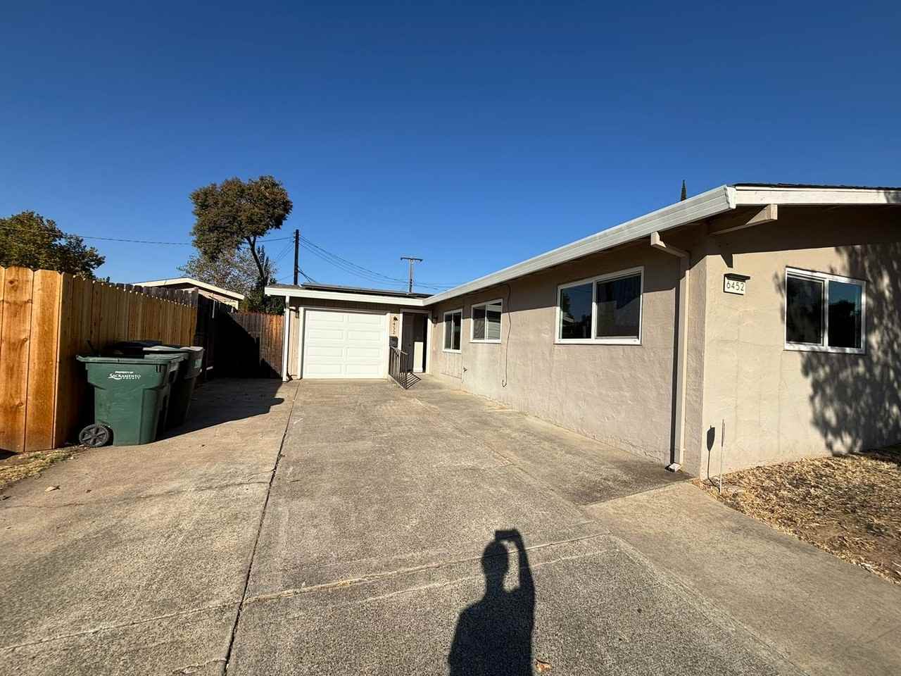6452 Channing Dr - Photo 2 of 42