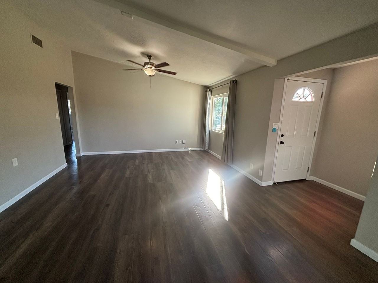 6452 Channing Dr - Photo 3 of 42