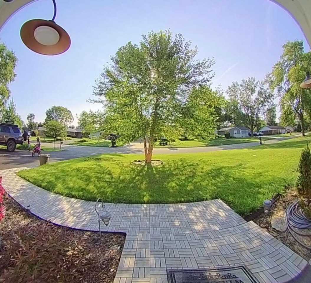 7242 Crest Ln - Photo 2 of 23