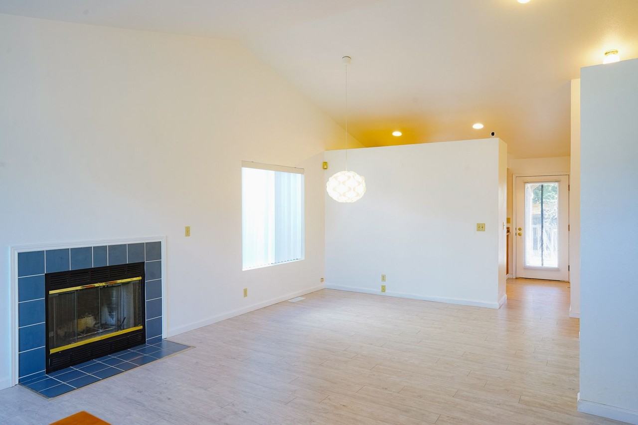 35924 18th Ave Sw - Photo 4 of 14