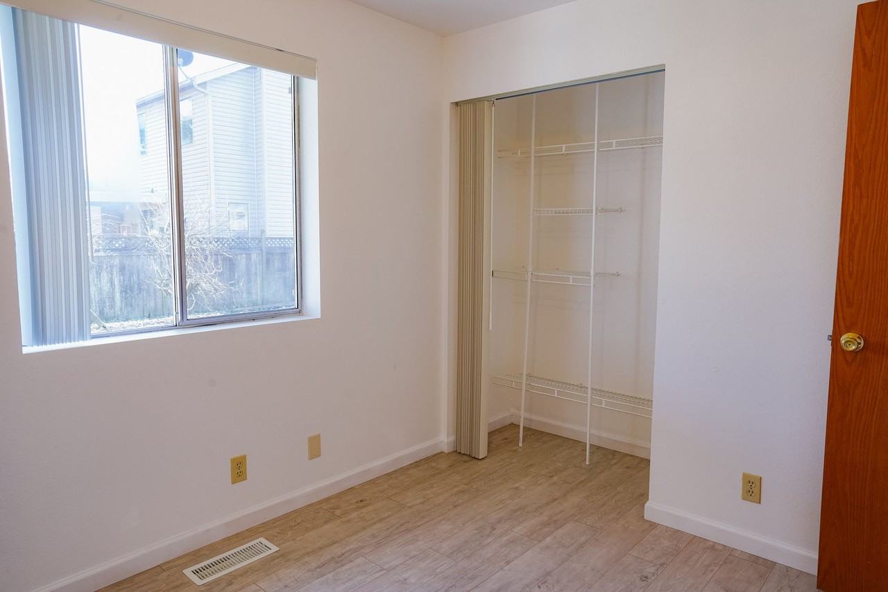 35924 18th Ave Sw - Photo 7 of 14