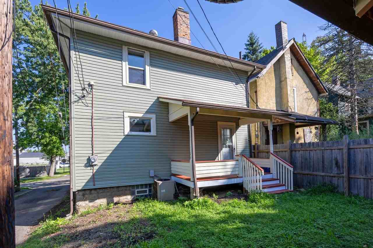 121 Chestnut Ave Ne - Photo 2 of 20