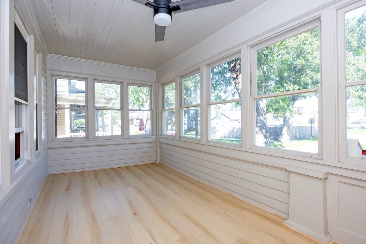 121 Chestnut Ave Ne - Photo 3 of 20