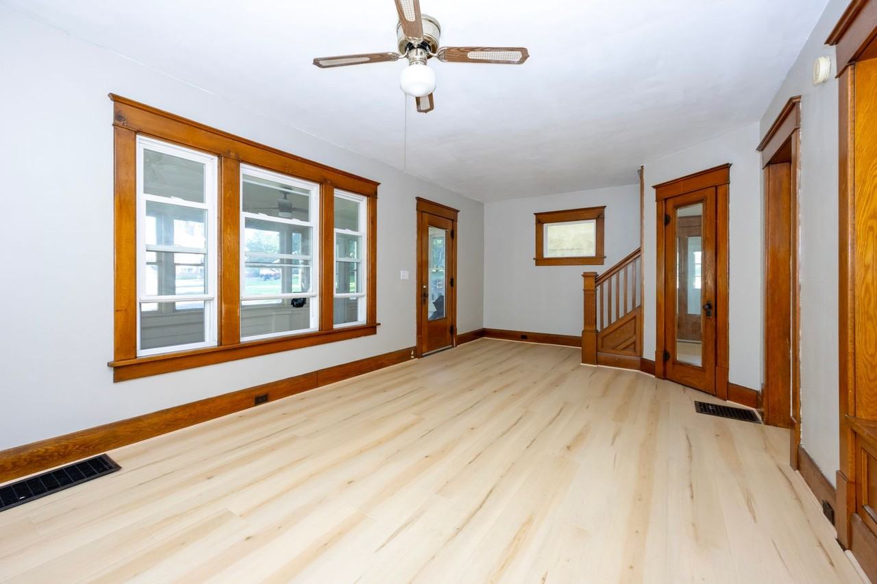 121 Chestnut Ave Ne - Photo 5 of 20