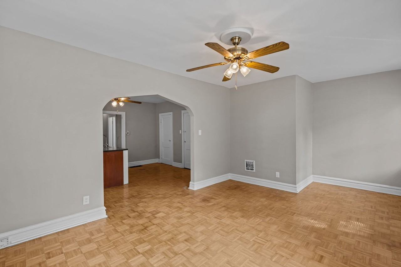 2009 Lynch St - Photo 7 of 38