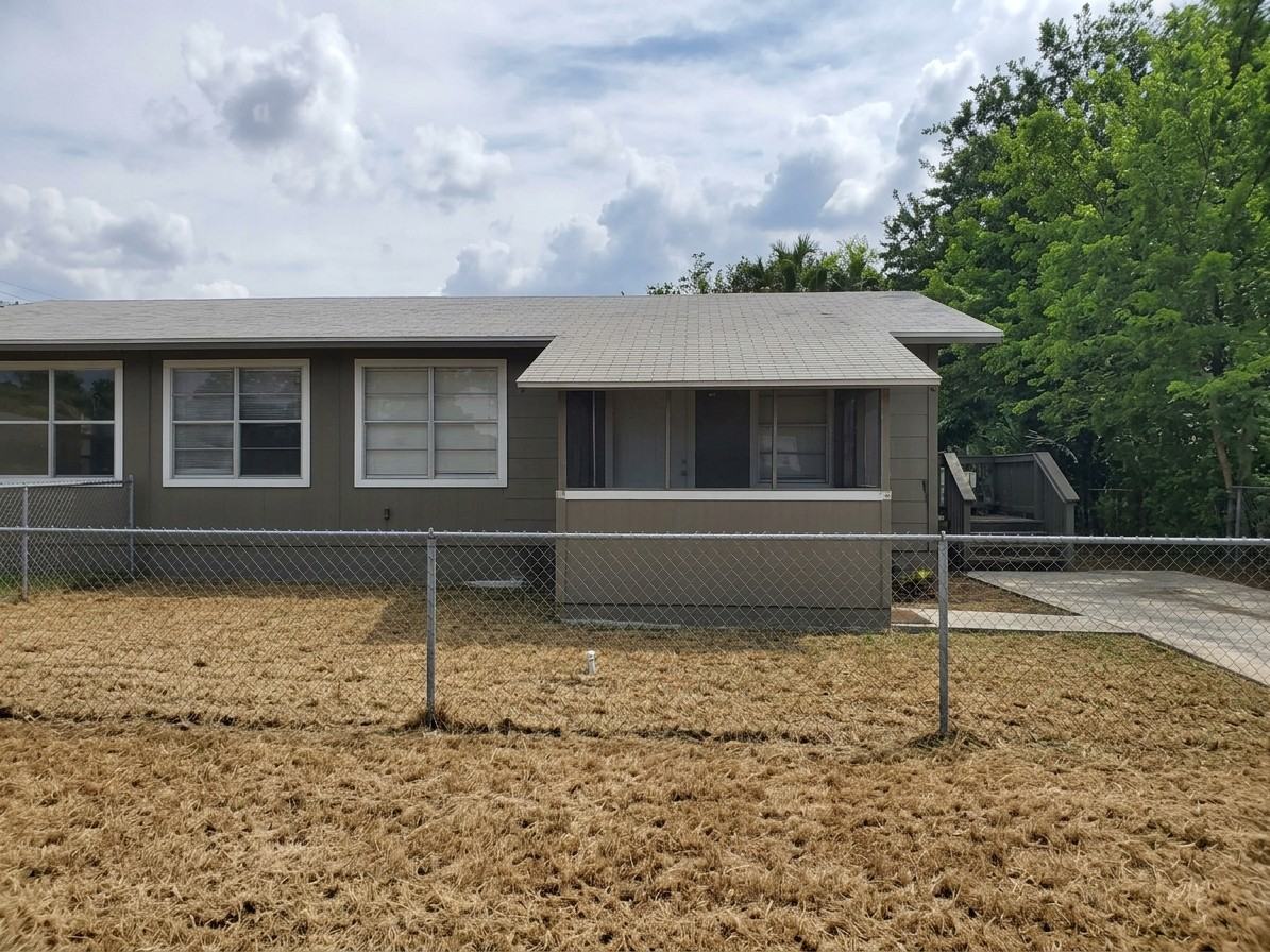 904 Thompson Pl - Photo 2 of 29