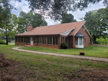 863 W Main St - Photo 1 of 1