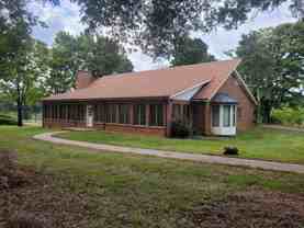 863 W Main St - Photo 1 of 1