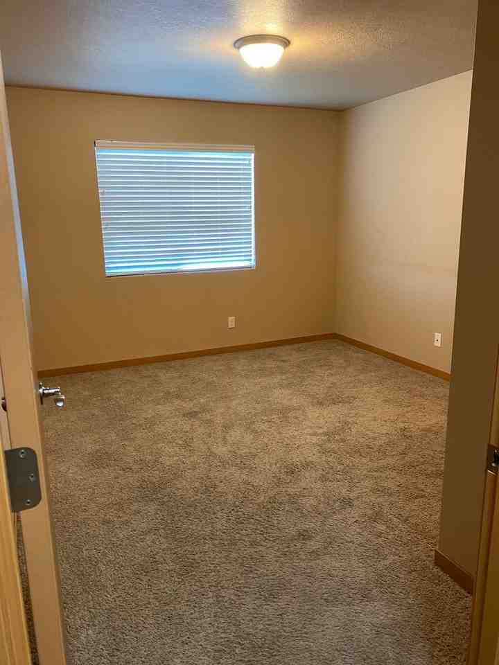 1624 20th Ave Nw #203 - Photo 5 of 8