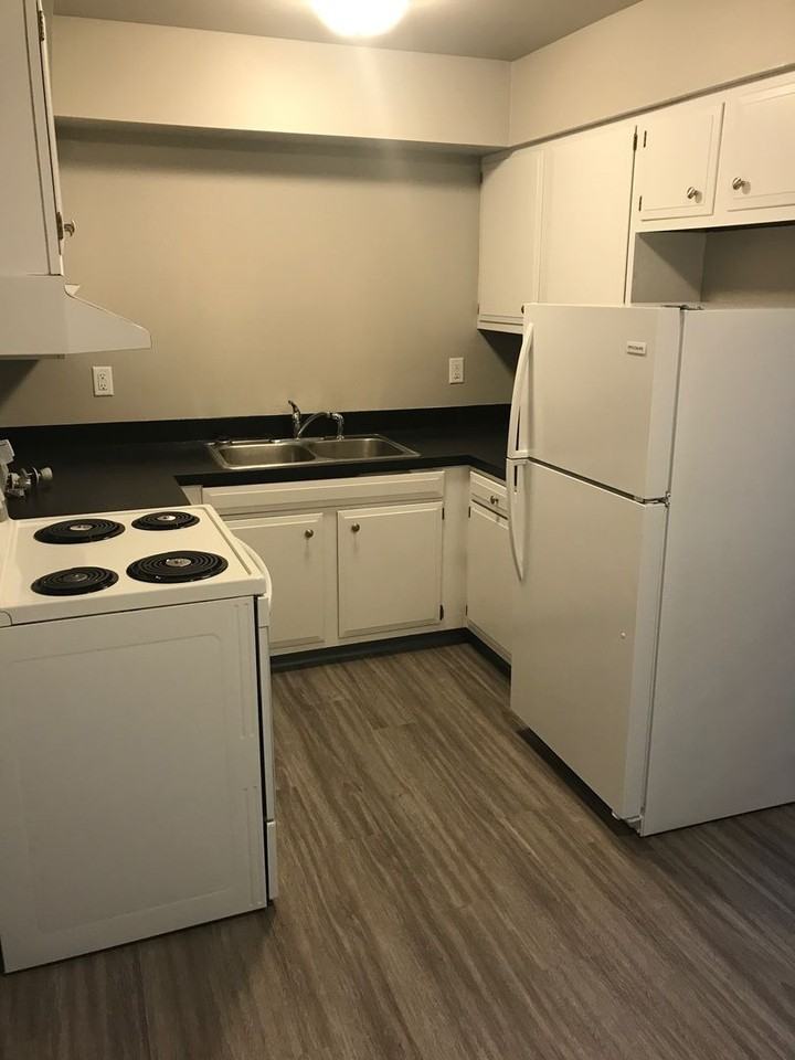1824 South Main - Photo 3 of 6