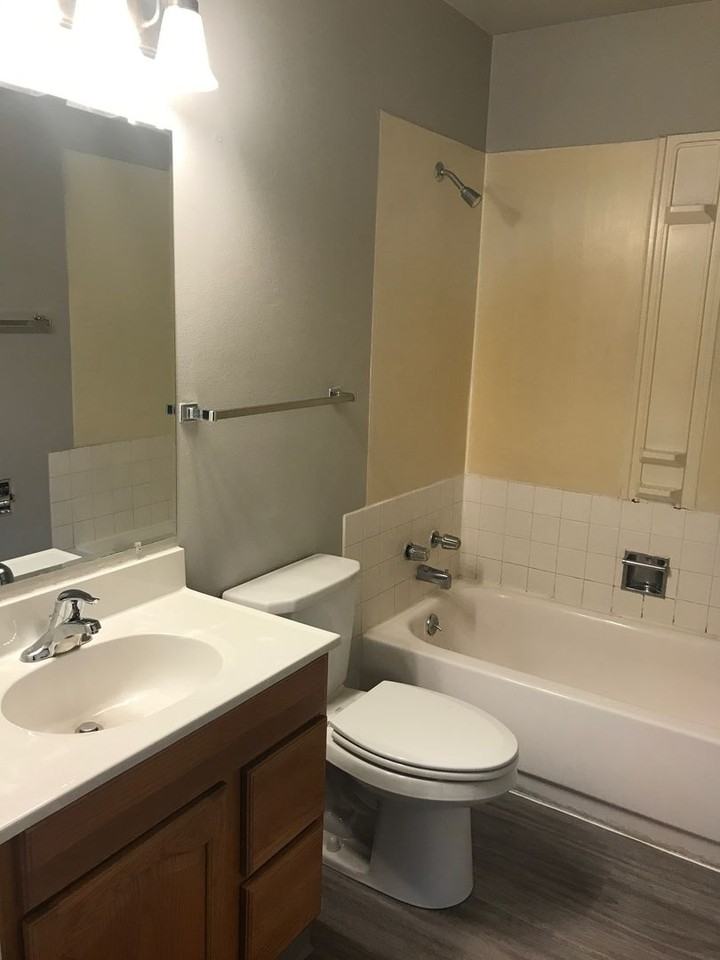 1824 South Main - Photo 5 of 6
