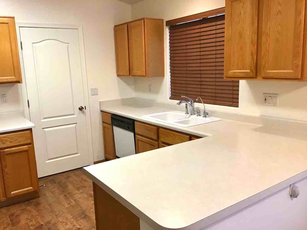 9083 N Ironwood Bluffs Ln - Photo 2 of 34