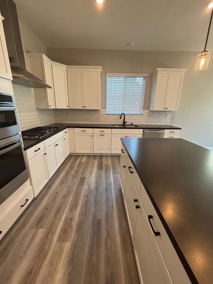 2037 Fowler Way - Photo 6 of 17
