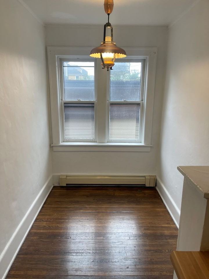 856 Amherst St - Photo 5 of 8