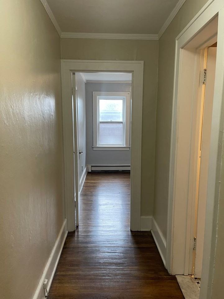 856 Amherst St - Photo 6 of 8