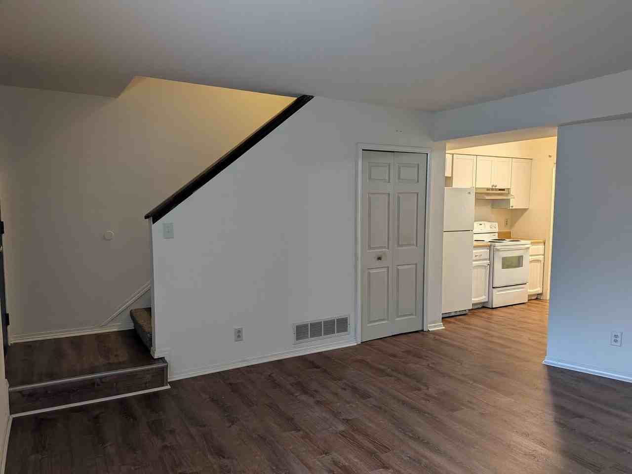 2411-2413 Kendallwood - Photo 5 of 50