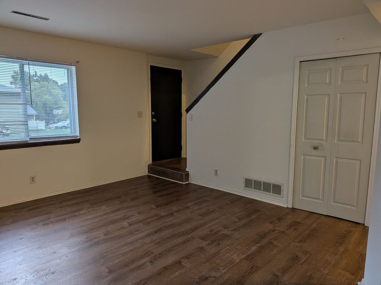 2411-2413 Kendallwood - Photo 6 of 50