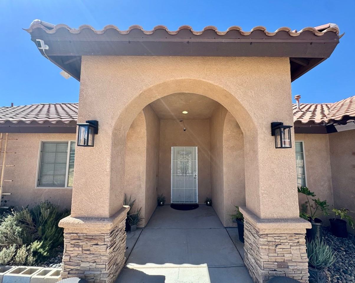 16066 Barranca Way - Photo 3 of 37