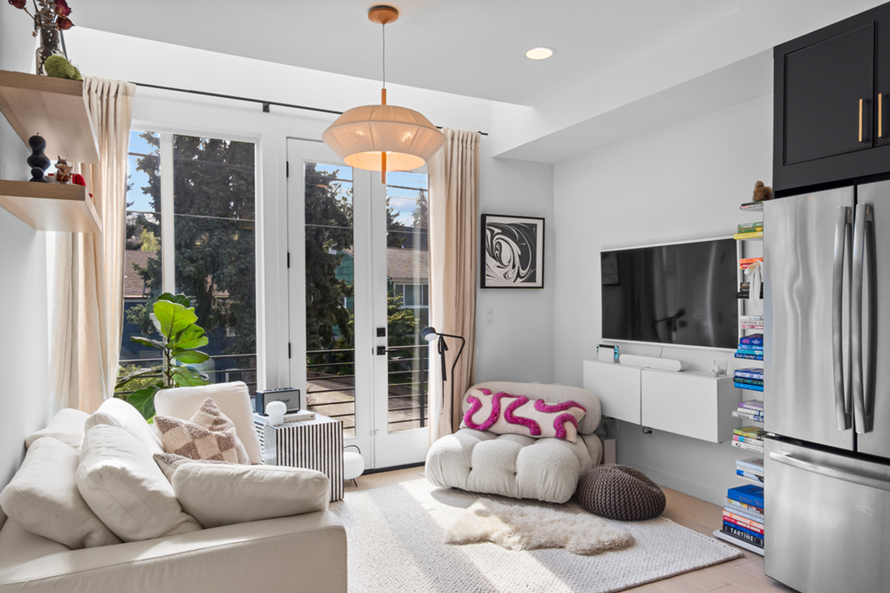 712 W Bertona St #A - Photo 7 of 23